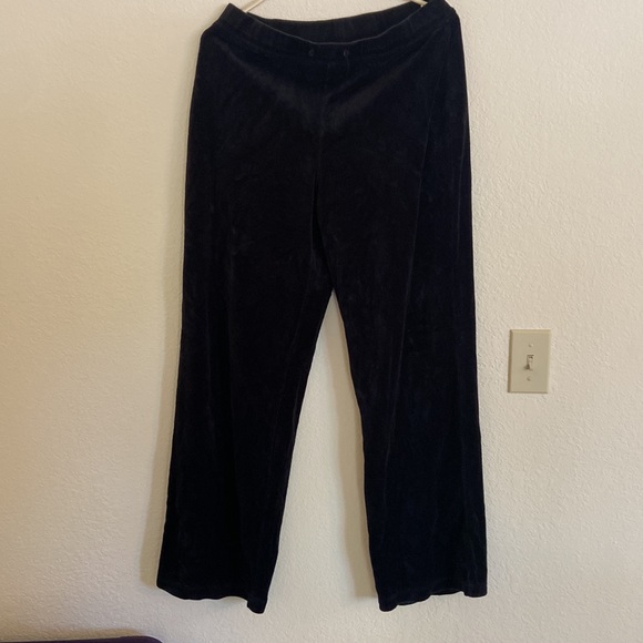 I.e Relaxed Velvet Set (Sweater and Pants) - Picture 2 of 4